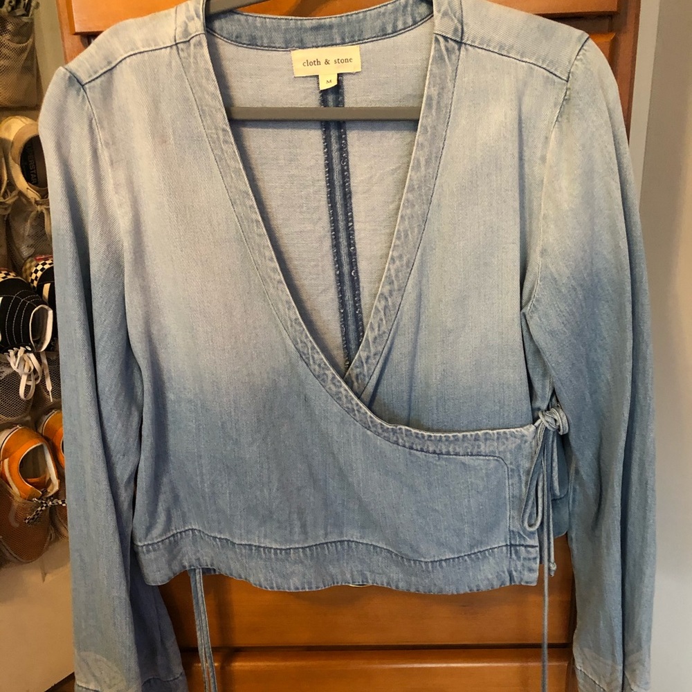 cloth & stone denim wrap top. Size medium.